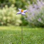 Fiore piccolo viola in legno fatto a mano – singolo in primo piano