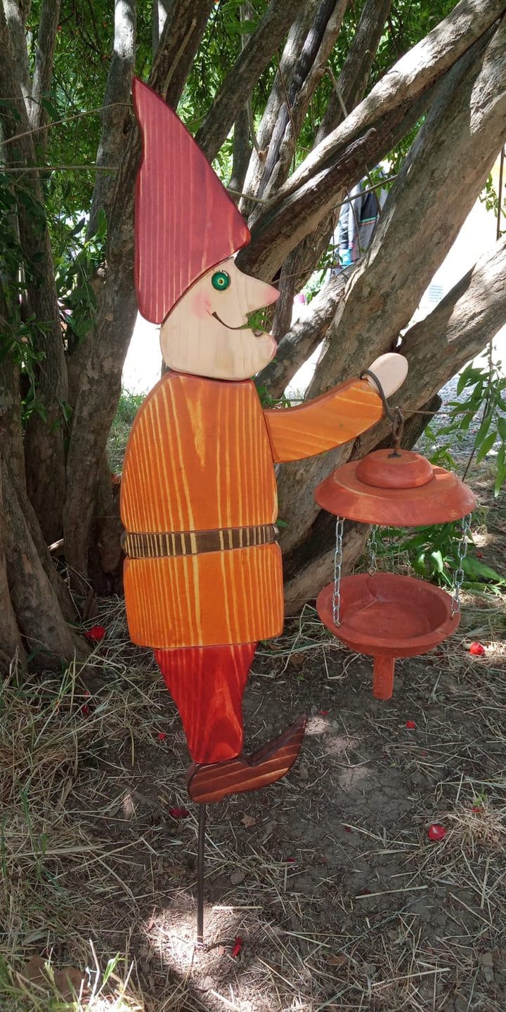Gnomo Treehood - vista completa in giardino
